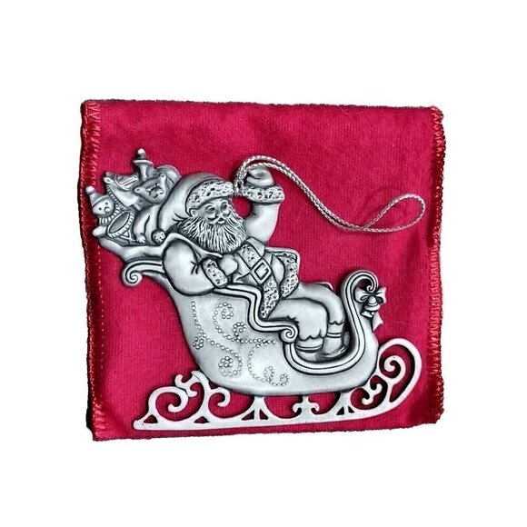 Vintage Avon Fine Collectibles 1995 St Nicholas Pewter Holiday Ornament - Picture 2 of 3